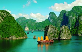 halong bay barco